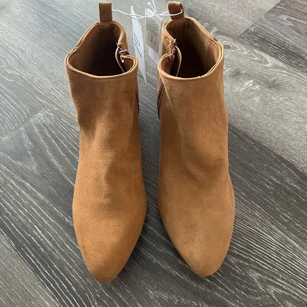 NWT Old Navy Brown Ankle Booties size‎ 9